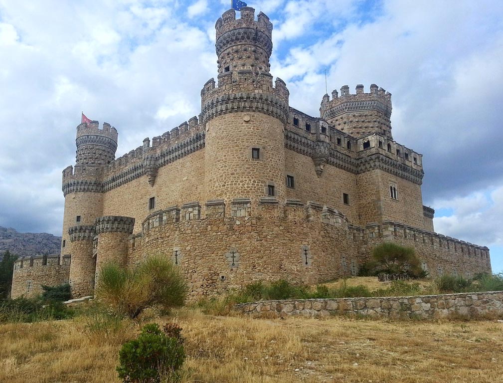 Castillo-de-Manzanares-El-Real-y-La-Pedriza-01
